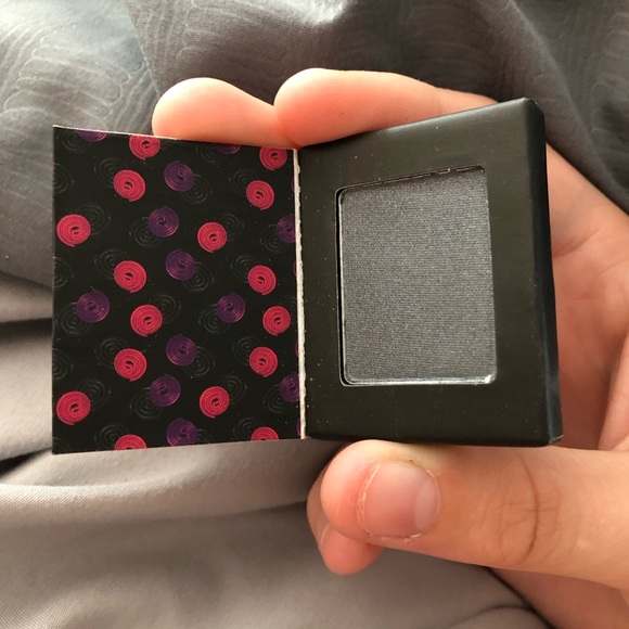 Single shadow - Picture 3 of 3